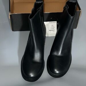 Vionic Women’s Black Ankle Boots – Size 8.5 – New in Box - 💲OBO